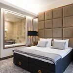Hotel V & Conference 4*