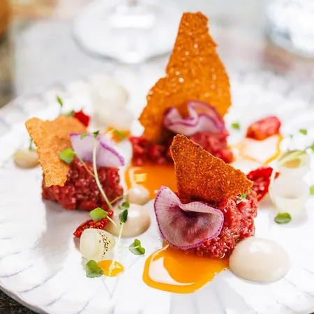 V & Conference Hotel 4*