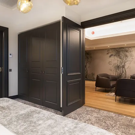 Hotel V & Conference