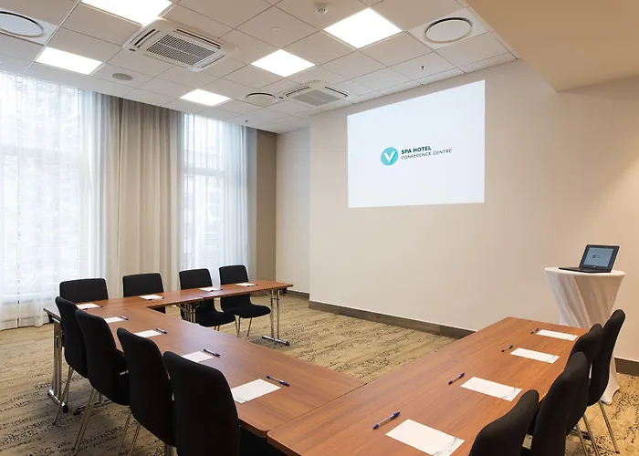 V & Conference Hotell 4*