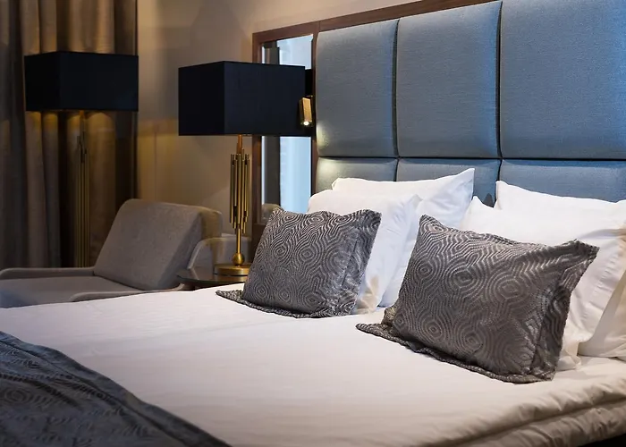 Hotell V & Conference 4*